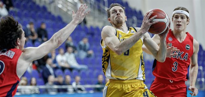 Любимец барнаульских болельщиков Дмитрий Злобин теперь феерит в Курске в составе "Русичей". Фото: РФБ 