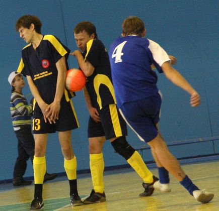 Команды аппарата Администрации Алтайского края и Управления Федеральной налоговой службы - победители VIII краевой спартакиады госслужащих. 