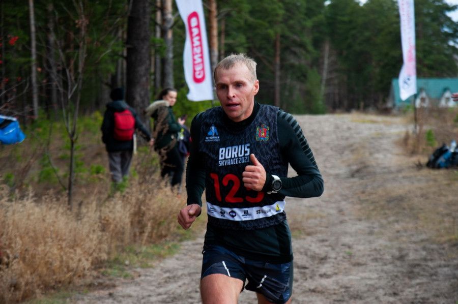 Забег Yolochka Trail в Барнауле. Фото: Дмитрий Лямзин
