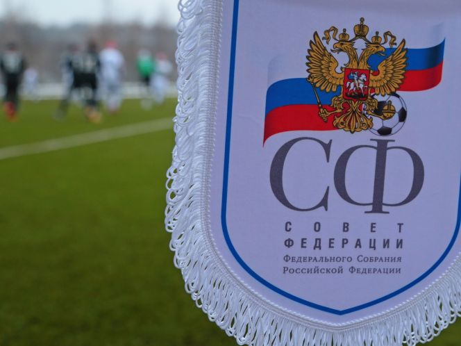 Дни Алтайского края в Совете Федерации, проходившие в Москве 17-19 ноября, завершились необычным футбольным матчем. На резервной арене спорткомплекса "Лужники" сразились команды делегации Алтайского края и аппарата Совета Федерации.