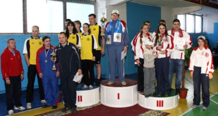 Команды аппарата Администрации Алтайского края и Управления Федеральной налоговой службы - победители VIII краевой спартакиады госслужащих. 