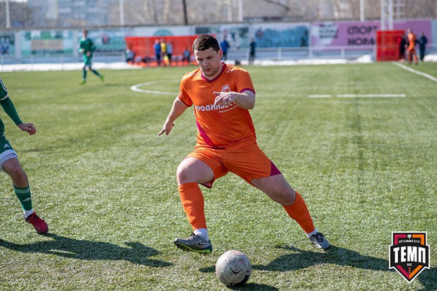 «В Кубке забил пожарный: тренируется после суточных смен в МЧС, получает 30 тысяч, весит 105 кг» - интервью с нападающим «Темпа» Романом Сычевым 