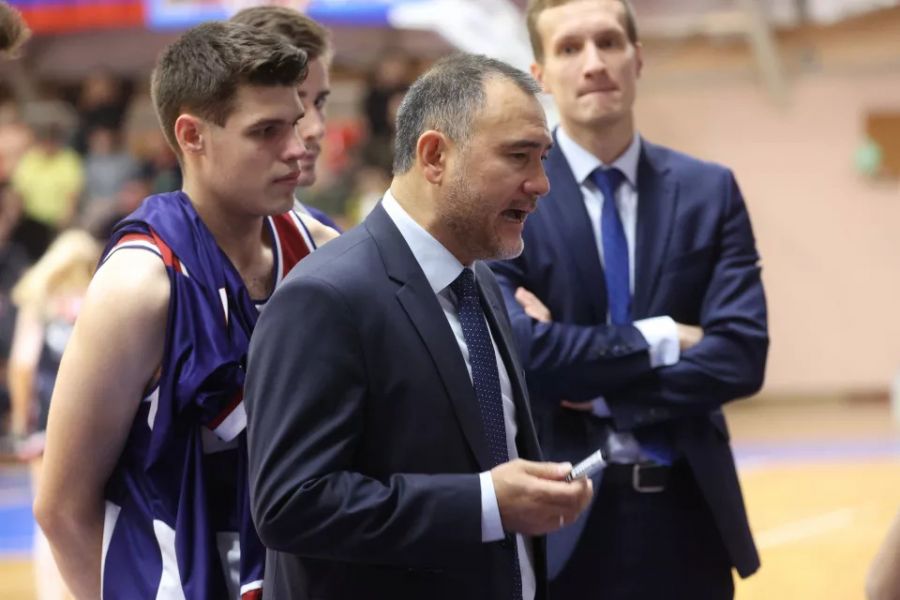 Главный тренер БК "Барнаул" Олег Тен. Фото: пресс-служба БК "Барнаул"