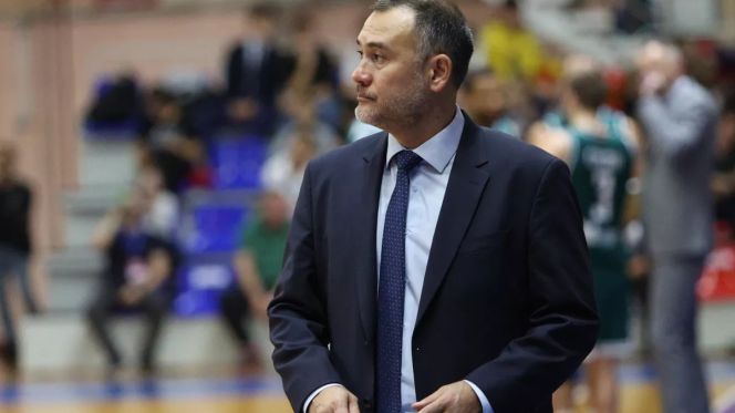 Главный тренер БК "Барнаул" Олег Тен. Фото: пресс-служба БК "Барнаул"