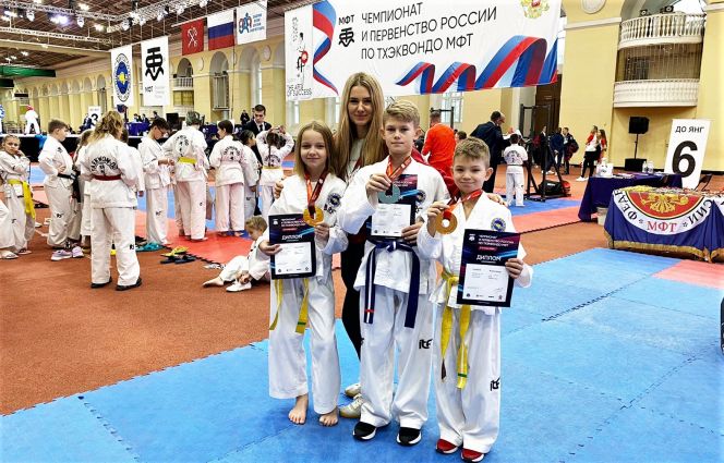 Спортсмены барнаульского клуба «АлтайТкд» завоевали три золотые награды первенства России по тхэквондо МФТ 