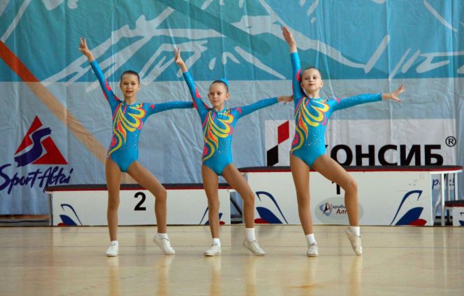 В Барнауле стартовал фестиваль по спортивной аэробике (фото)