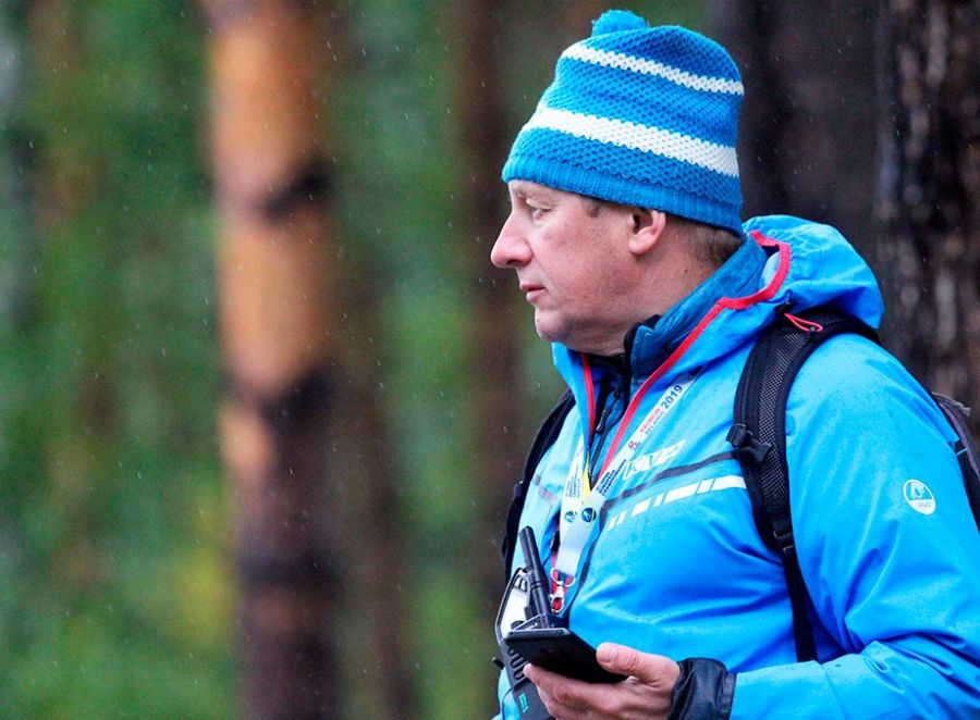 «Слёзы девушек стали для меня неожиданными». Откровения тренера сборной России по биатлону Артёма Истомина