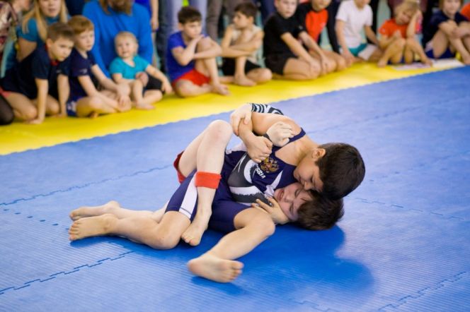 ВИДЕО. В Алтайском районе провели первый в истории розыгрыш Кубка по грэпплингу