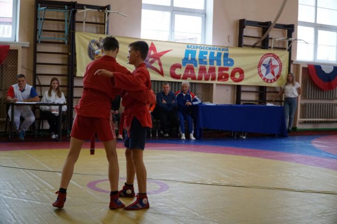 В Алтайском крае стартовал марафон самбо, приуроченный к дню рождения этого вида спорта 