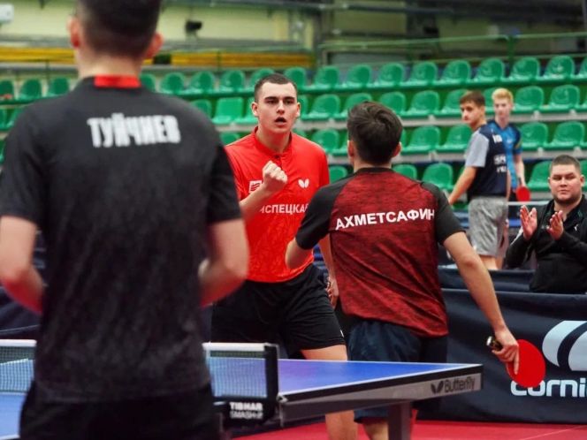 Игрок КНТ "Алтай" Максим Боков завоевал на юниорском первенстве России три медали. Фото: ФНТР