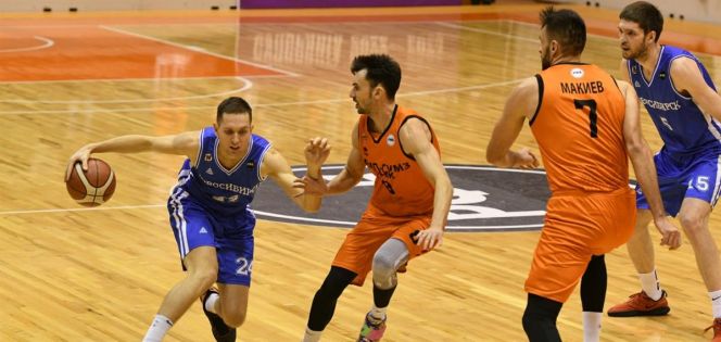 Фрагмент матча "Темп-СУМЗ-УГМК" - "Новосибирск". Фото: сайт РФБ