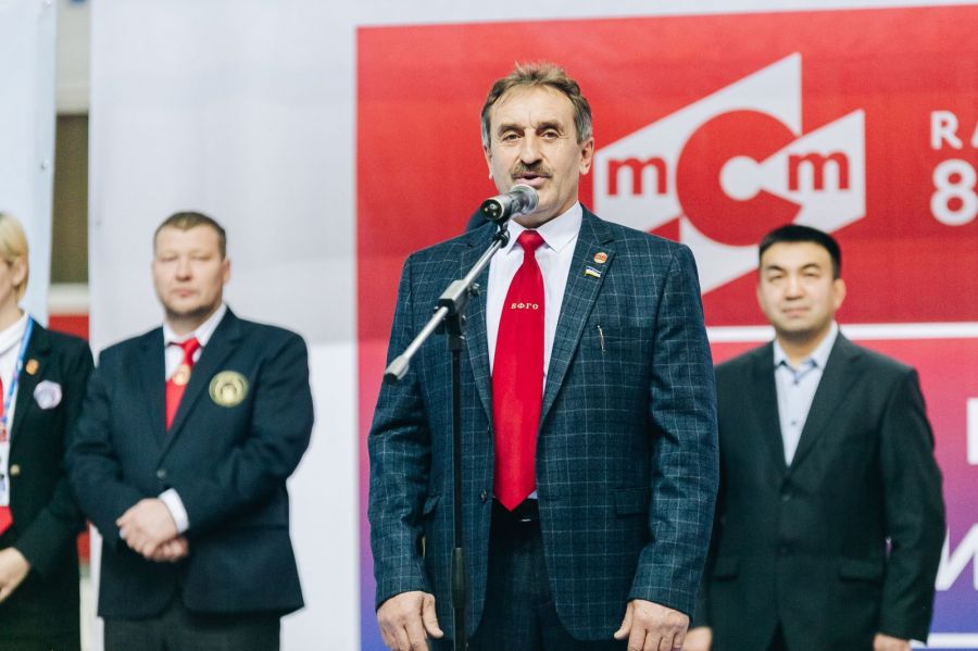 Сергей Леонов на открытии турнира. Фото: ФГСР