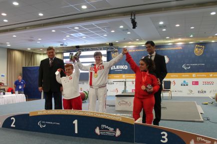 Спортсмены барнаульского клуба "Патриот" - победители чемпионата Европы по пауэрлифтингу (IPS).