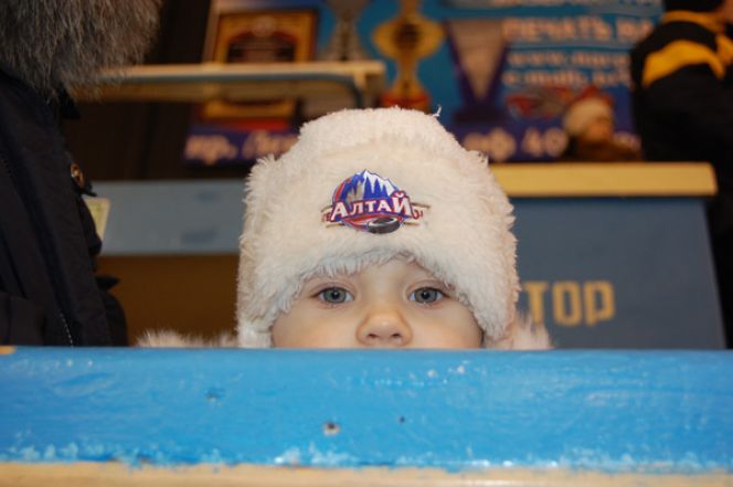 27 ноября во Дворце зрелищ и спорта имени Г.С. Титова состоялось праздничное мероприятие, посвящённое Дню матери (фото).