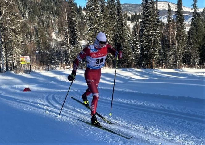 Никита Денисов вошёл в топ-10 в дистанционной гонке свободным стилем на втором этапе Кубка России