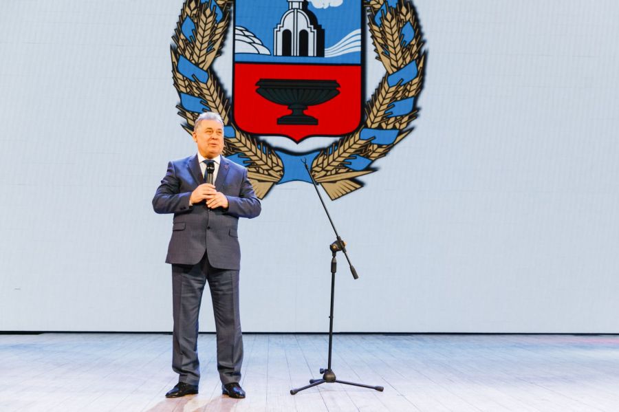 Гостей вечера приветствовал председатель АКЗС Александр Романенко. Фото предоставлено CX News