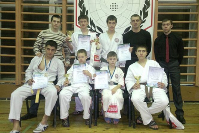 Алтайские спортсмены стали призёрами II открытого Кубка Новосибирска по спортивному контактному каратэ.