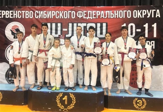 39 медалей завоевали алтайские борцы на первенстве Сибири