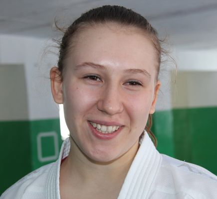 Татьяна Опарина - победительница Всероссийских соревнований по каратэ "Надежды России".