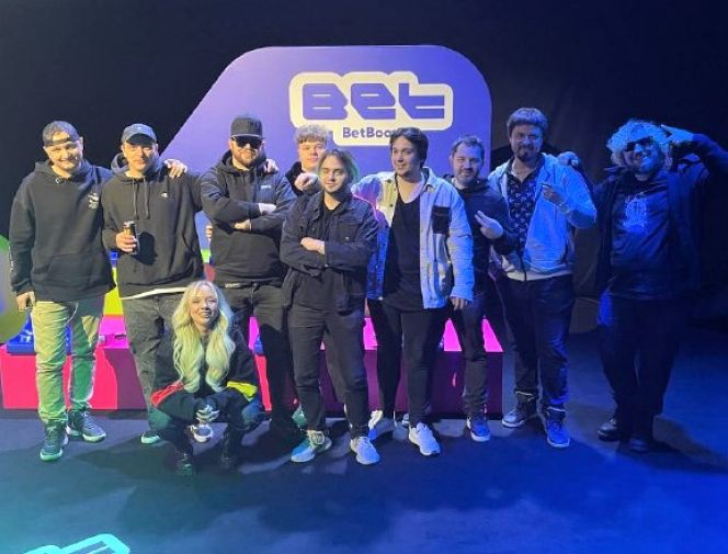 Полтора миллиона рублей за победу. Команда барнаульского Центра Киберспорта «CKS» вышла в финал медийной лиги BET по Dota 2