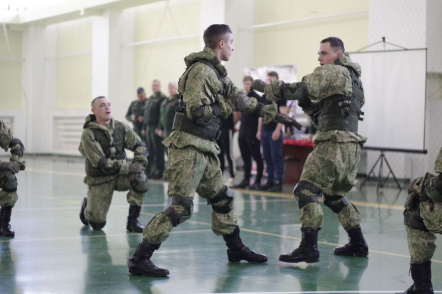 В Барнауле прошёл III Кубок в/ч 77640 в рывке гири памяти Героя России Олега Пешкова