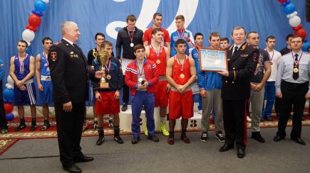 В Барнауле впервые состоялся командный турнир по боксу на кубок Министра внутренних дел РФ.