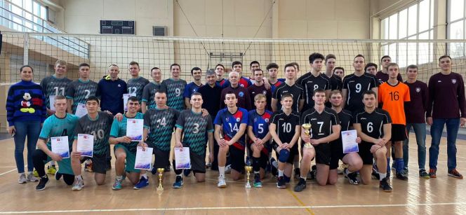 В предновогоднем студенческом турнире победу одержала команда технического университета