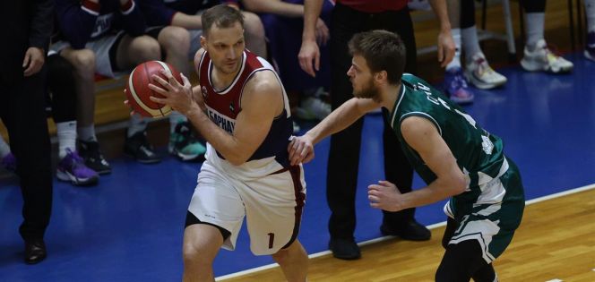 "Горожанам" надежда, "викингам" - четвертьфинал. Баскетболисты "Барнаула" ушли на каникулы, одержав победу над "Руной" в ответном матче 1/8 финала Кубка России - 89:83 