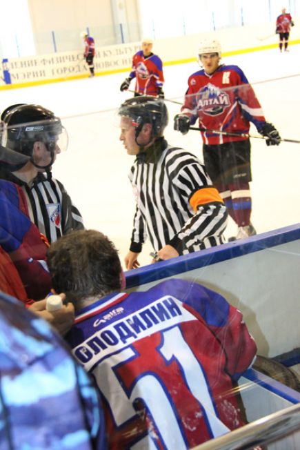  "Алтай" в Новосибирске обыграл местную команду "Крылья Советов" - 3:2 (фото).