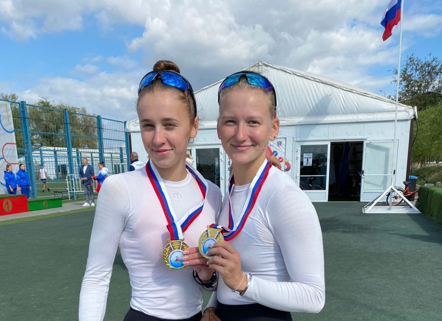 Каноистки краевой СШОР имени Костенко София Штиль (слева) и Анастасия Лухнева - ближайшее будущее главной сборной России по гребле на байдарках и каноэ