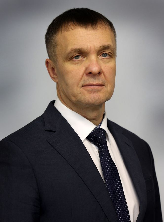 Министр спорта Алтайского края Максим Рябцев поздравляет журналистов с профессиональным праздником - Днём российской печати 