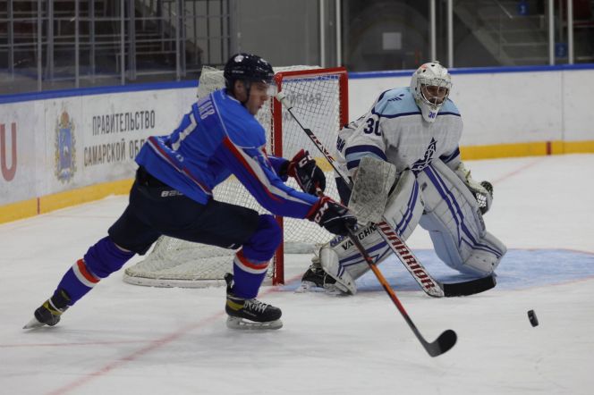 Видеотрансляция. 14 января. Самара. Дворец спорта. Первенство ВХЛ. ЦСК ВВС - "Динамо-Алтай". 4-й матч