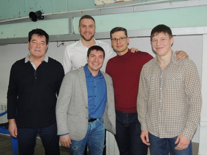 В Барнауле впервые состоялся Кубок заслуженного мастера спорта Андрея Гречина (фото).