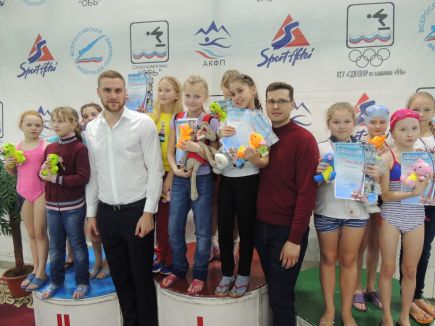 В Барнауле впервые состоялся Кубок заслуженного мастера спорта Андрея Гречина (фото).