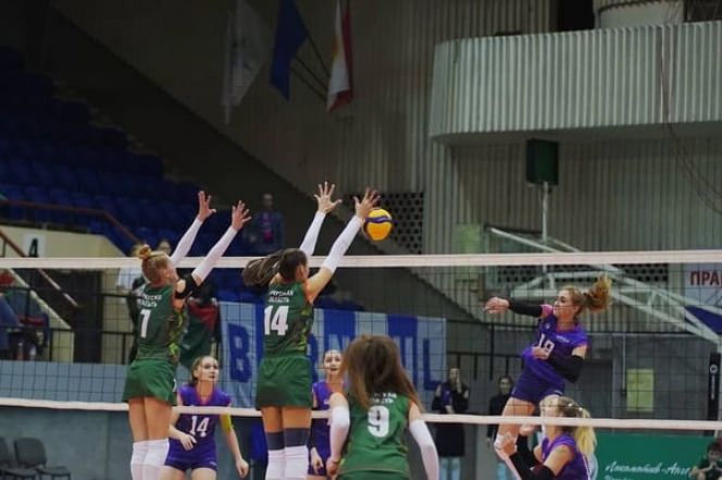  «Алтай-АГАУ»  уступил в первом матче четвёртого тура «Локомотиву-Ангаре» из Иркутска - 2:3