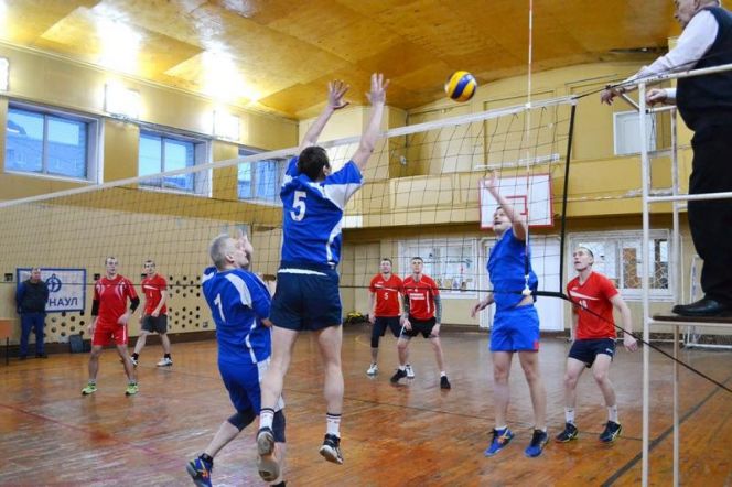 Спортсмены силовых структур края провели традиционный турнир памяти Вениамина Чусова