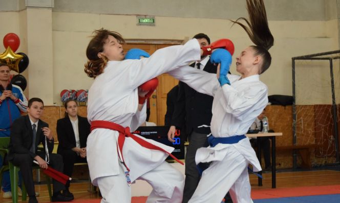 В Бийске состоялся турнир "Кубок Барса", посвящённый памяти Владимира Каташева (фото)