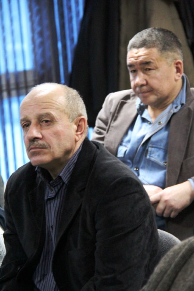 Вчера в конференц-зале гостиницы «Олимп» состоялось официальное закрытие краевого футбольного сезона 2011 года (фото).