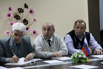 Вчера в конференц-зале гостиницы «Олимп» состоялось официальное закрытие краевого футбольного сезона 2011 года (фото).