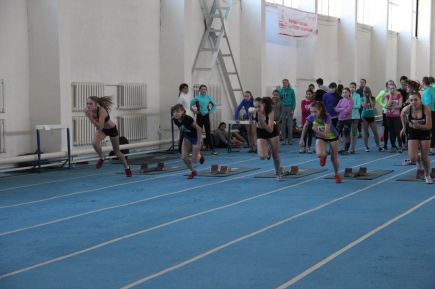 В спортивном манеже АлтГТУ состоялся Рождественский кубок Алтайского училища олимпийского резерва с участием сильнейших спортсменов края (фото).