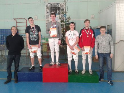 В Барнауле прошёл юниорский чемпионат края по фехтованию на саблях.