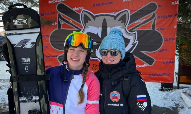 Мария Травиничева и ее тренер Александра Макаренко