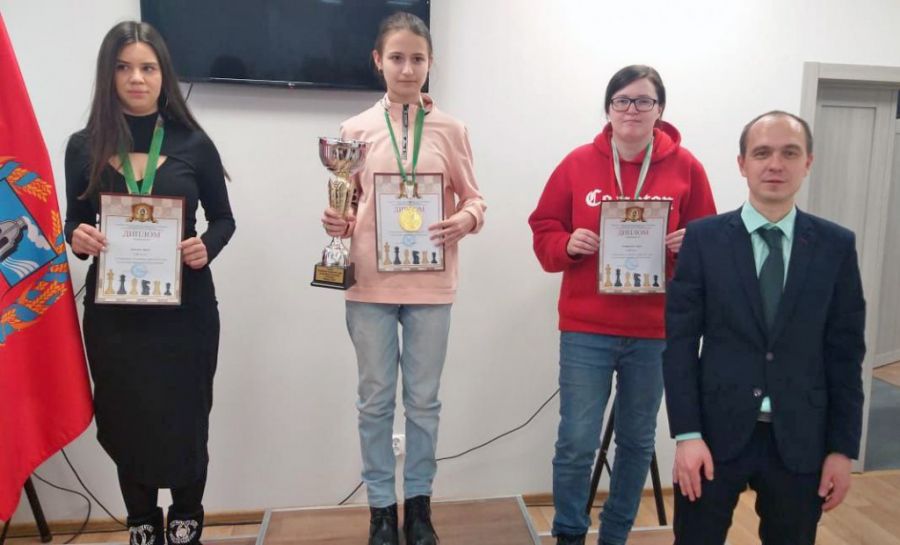 Виталий Бояринцев и Полина Борисова стали чемпионами края по рапиду 