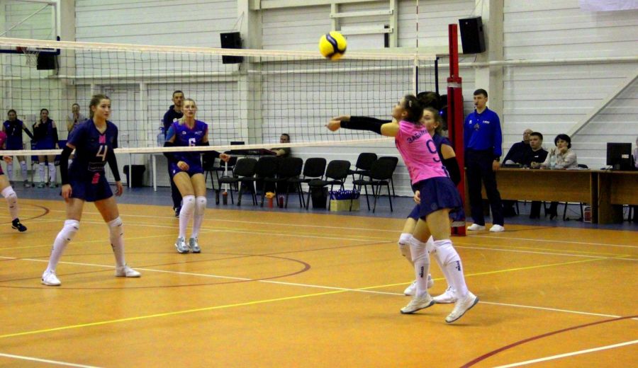 Праздничный волейбол. «Алтай-АГАУ» обыграл читинскую  «Забайкалку» - 3:1