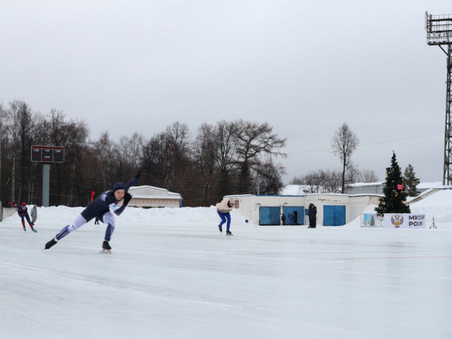 Конькобежные соревнования на кировском стадионе "Динамо". Фото: kirov-portal.ru