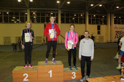 В Барнауле прошло первенство Сибири по легкоатлетическому троеборью «Шиповка юных».