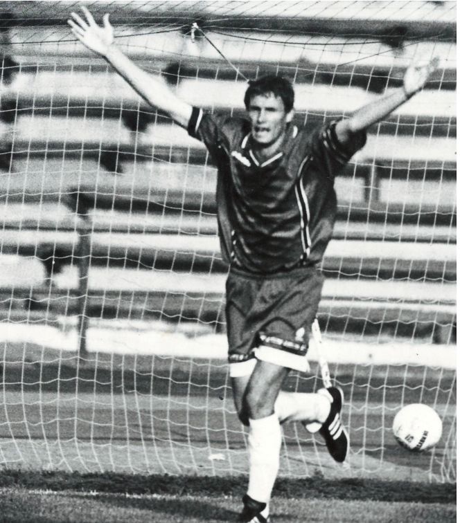 Весь смысл игры нападающего – забить гол! Станислав Чаплыгин празднует очередной успех