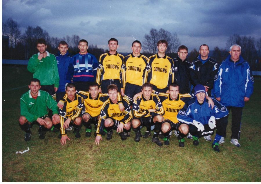 Чаплыгин в новокузнецкой команде «Металлург-Запсиб» (в нижнем ряду третий справа). 1999 г.