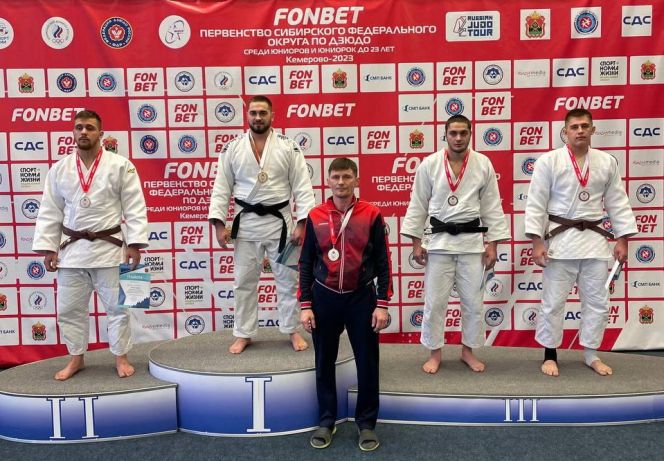 У алтайских борцов пять медалей первенства Сибири U23 в Кемерово 