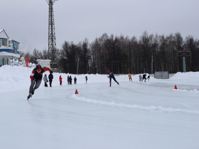 Конькобежные соревнования на кировском стадионе «Динамо». Фото: kirov-portal.ru